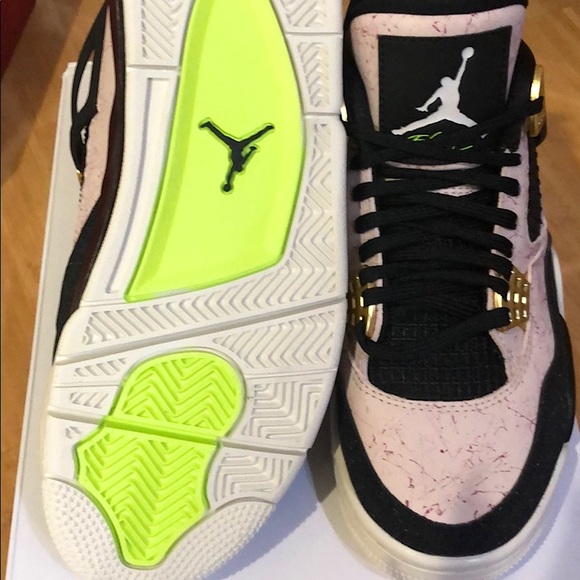 ✨Women’s Jordan 4 Retro Silt Red Splatter✨ - Picture 7 of 7